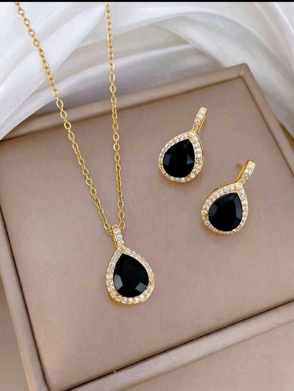 SALE ** BRAND NEW ** Gold Teardrop Necklace and Earrings Set with Black Stone
